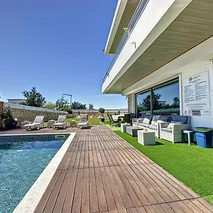 Summer Cascade Alvor